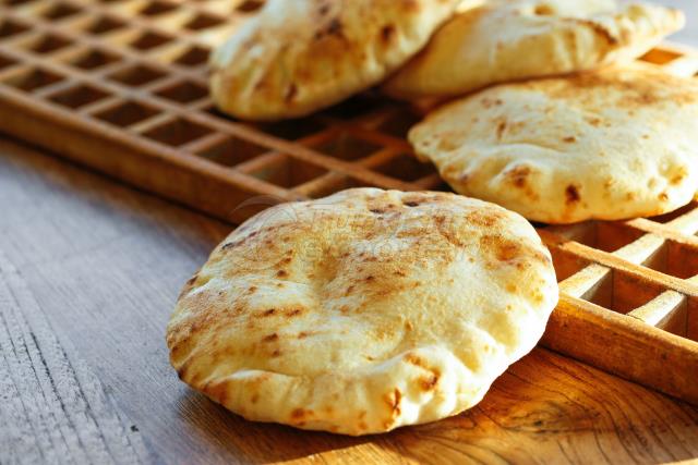 Pudgy (Pita) Bread - Baked Frozen 640g/pack (5pcs/Pk)(8)